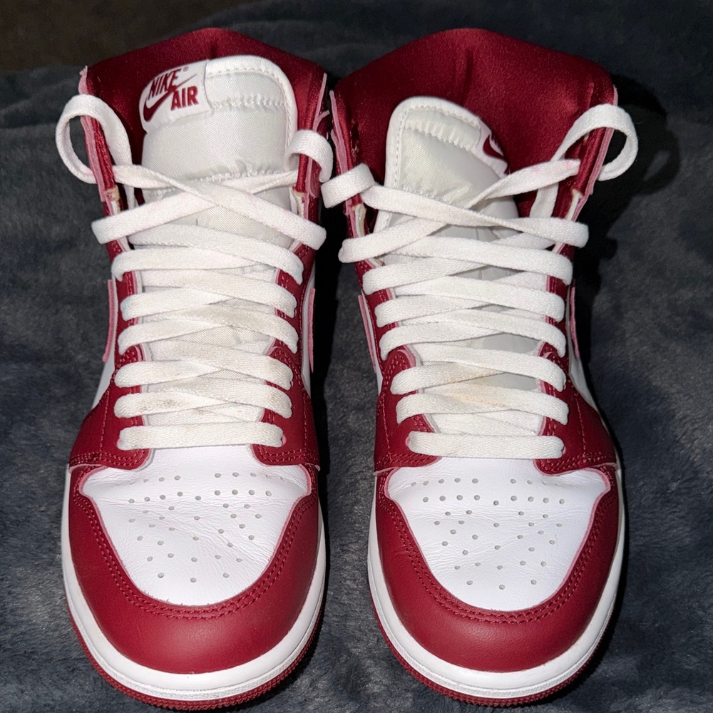 Nike Air Jordan Retro 1 High-Top - Picture 2 of 7